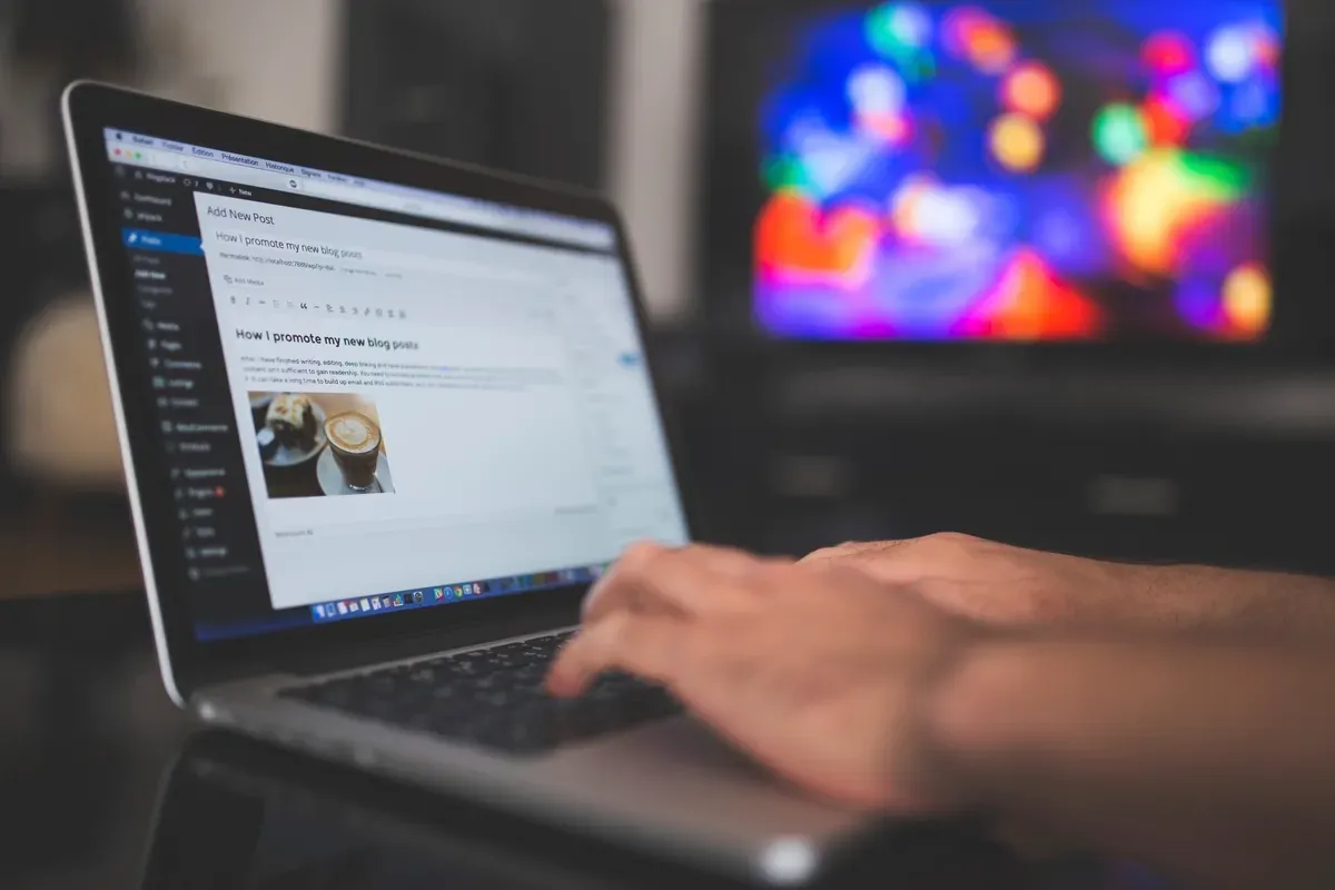 Desarrollo de Aplicaciones Web y Móviles a Medida